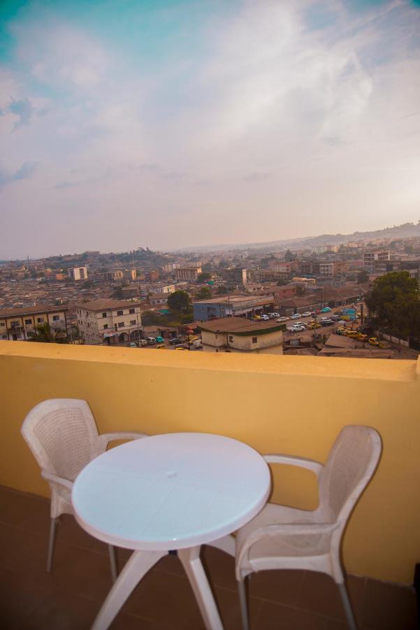 Appartement Meuble 2 Chambres Avec Salle De Bain - 1 Salon - 1E Cuisine - La Concorde - Quartier Nkomkana Yaoundé Buitenkant foto