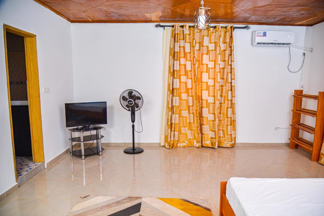 Appartement Meuble 2 Chambres Avec Salle De Bain - 1 Salon - 1E Cuisine - La Concorde - Quartier Nkomkana Yaoundé Buitenkant foto