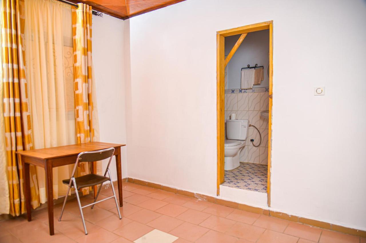 Appartement Meuble 2 Chambres Avec Salle De Bain - 1 Salon - 1E Cuisine - La Concorde - Quartier Nkomkana Yaoundé Buitenkant foto